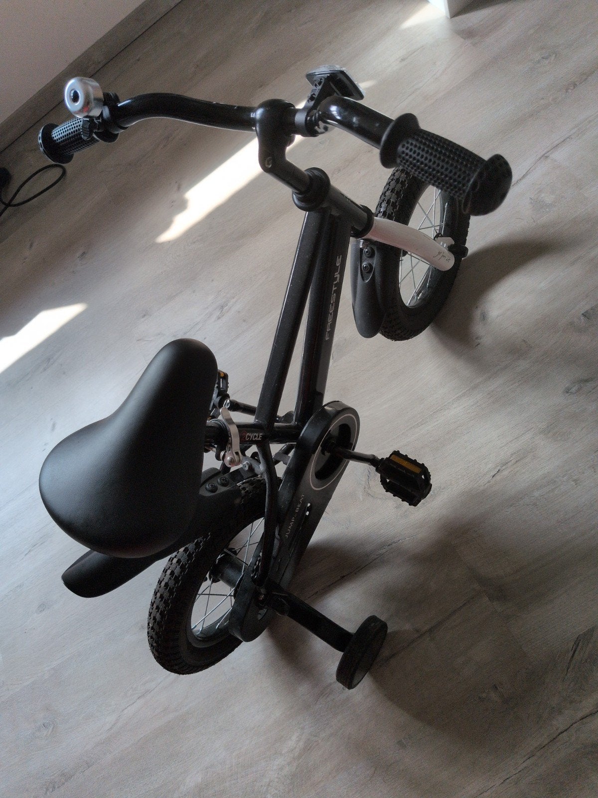 2cycle jump kinderfiets (jongen) 12 inch zwart, Fietsen en Brommers, Ophalen, Terugtraprem, Zijwieltjes, Minder dan 16 inch