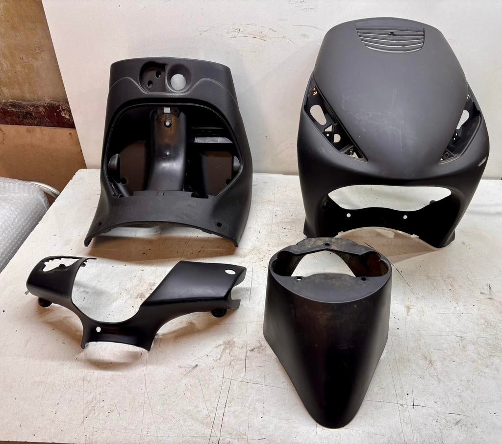 Pièces de rechange Piaggio Zip2000, Vélos & Vélomoteurs, Pièces de cyclomoteur | Scooters, Enlèvement ou Envoi, Utilisé, Capot
