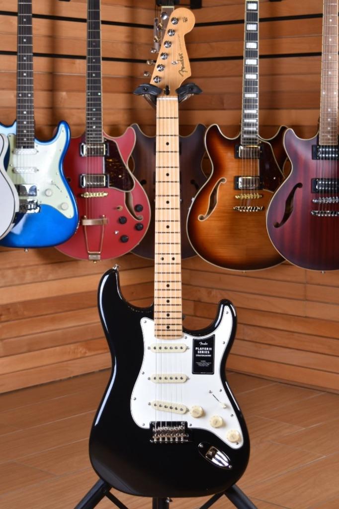 Fender Player II Stratocaster zwart nieuw + hoesje, Ophalen, Zo goed als nieuw, Solid body, Fender