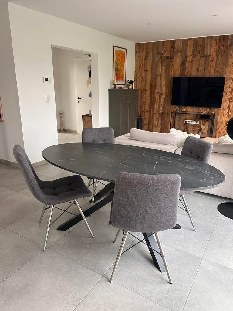 Table et 4 chaises, Enlèvement, Comme neuf