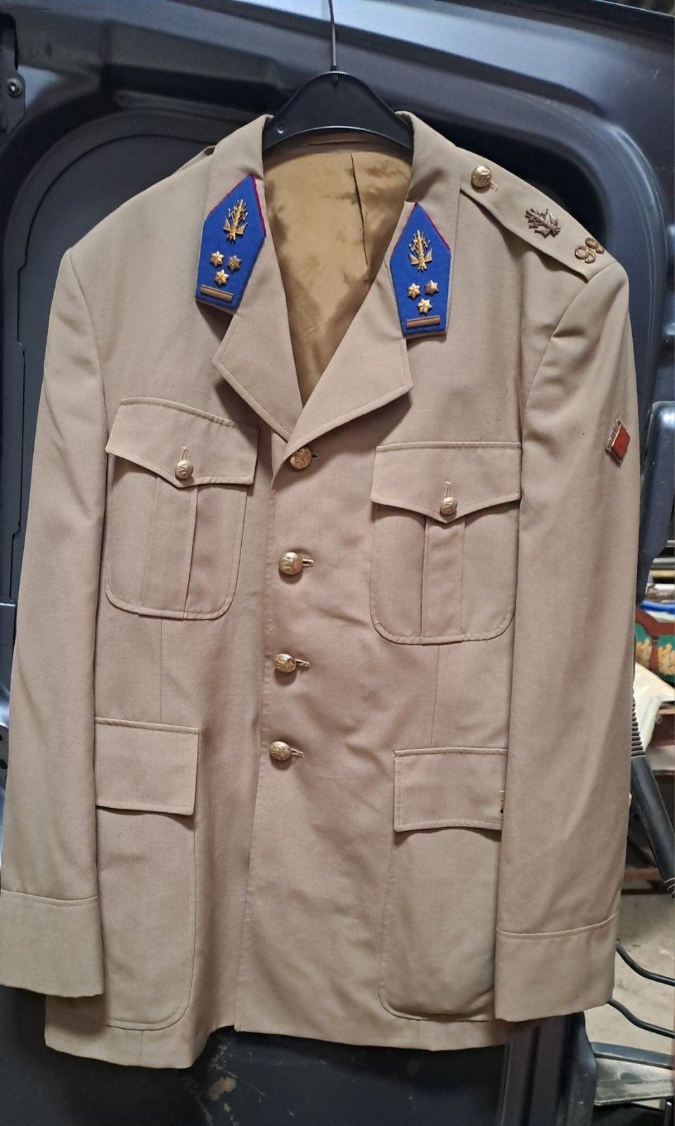 Gilet Colonel, Enlèvement ou Envoi
