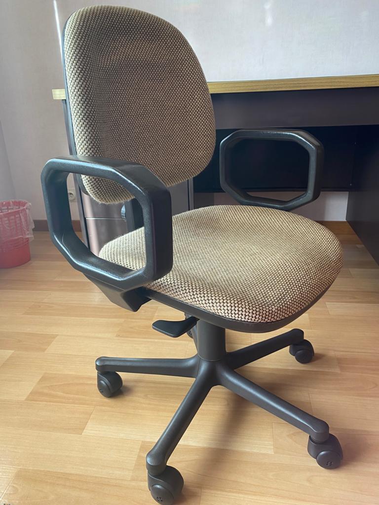 Bureaustoel met beige stoffen bekleding, Ophalen, Gebruikt, Beige, Bureaustoel