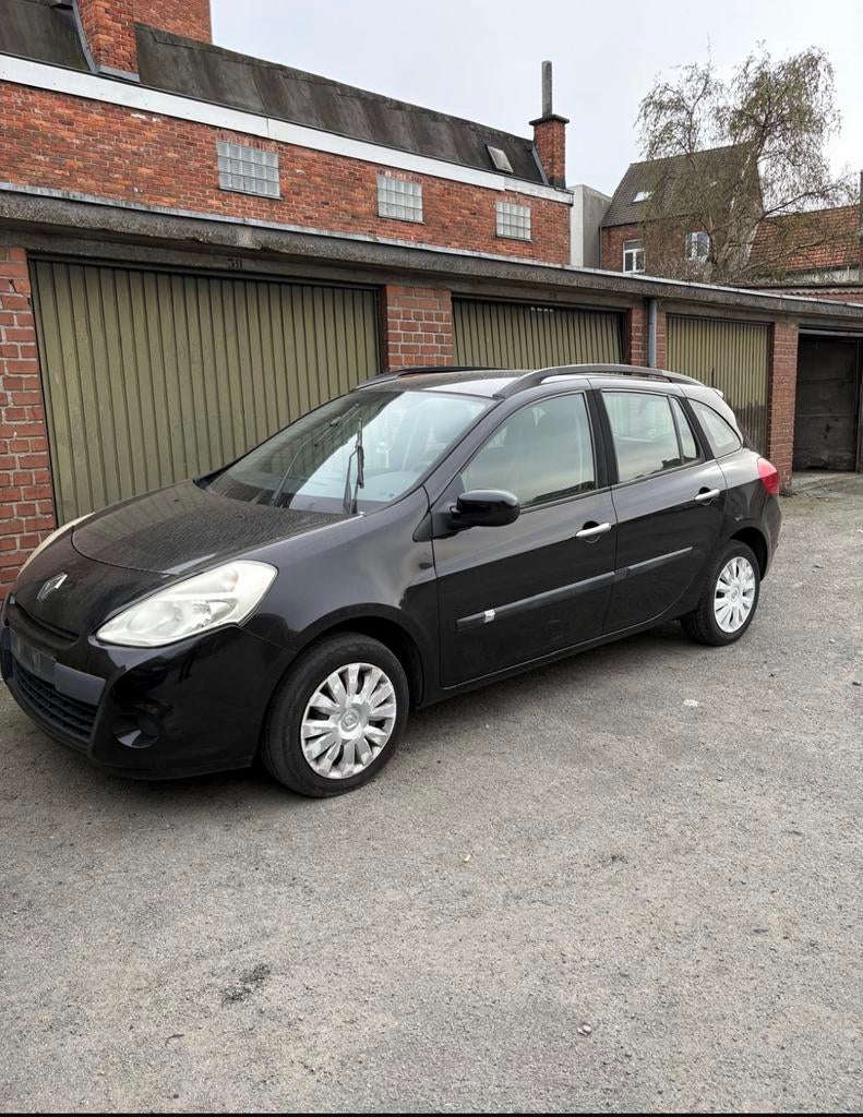 Renault clio 2011 || 1.5 diesel euro 5 motor defect!, Auto's, Diesel, Te koop, Euro 5