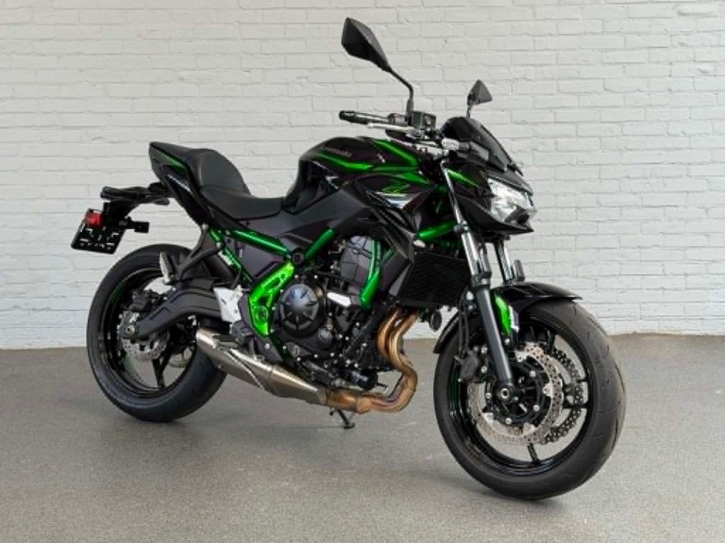kawasaki - z650 2025 - Moto Center Mertens, Motos, Motos | Kawasaki, Entreprise, Naked bike, plus de 35 kW, 4 cylindres, Permis Moto A