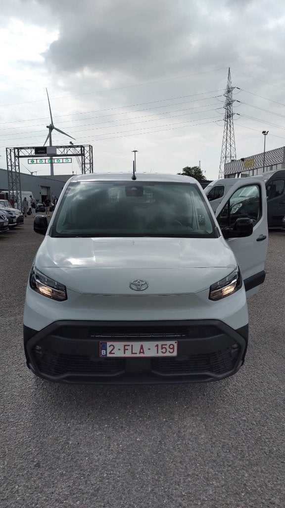 Toyota Proace City LWB 1.2 Benzine - 25.000 km, Auto's, Voorwielaandrijving, Stof, Euro 6, ProAce