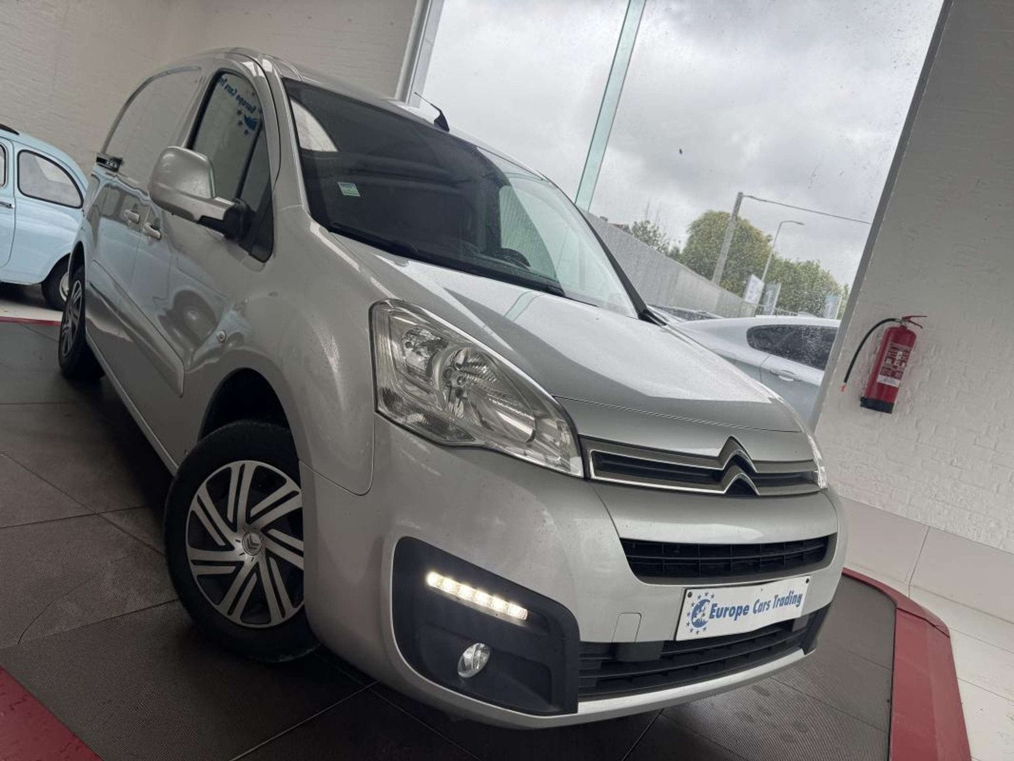 Citroën Berlingo 1.6HDI 90Ch CLIM GPS ENTIEREMENT TOLÉ 3PL, Argent ou Gris, https://public.car-pass.be/vhr/11fc5db0-194d-479a-bcd7-12087d546626