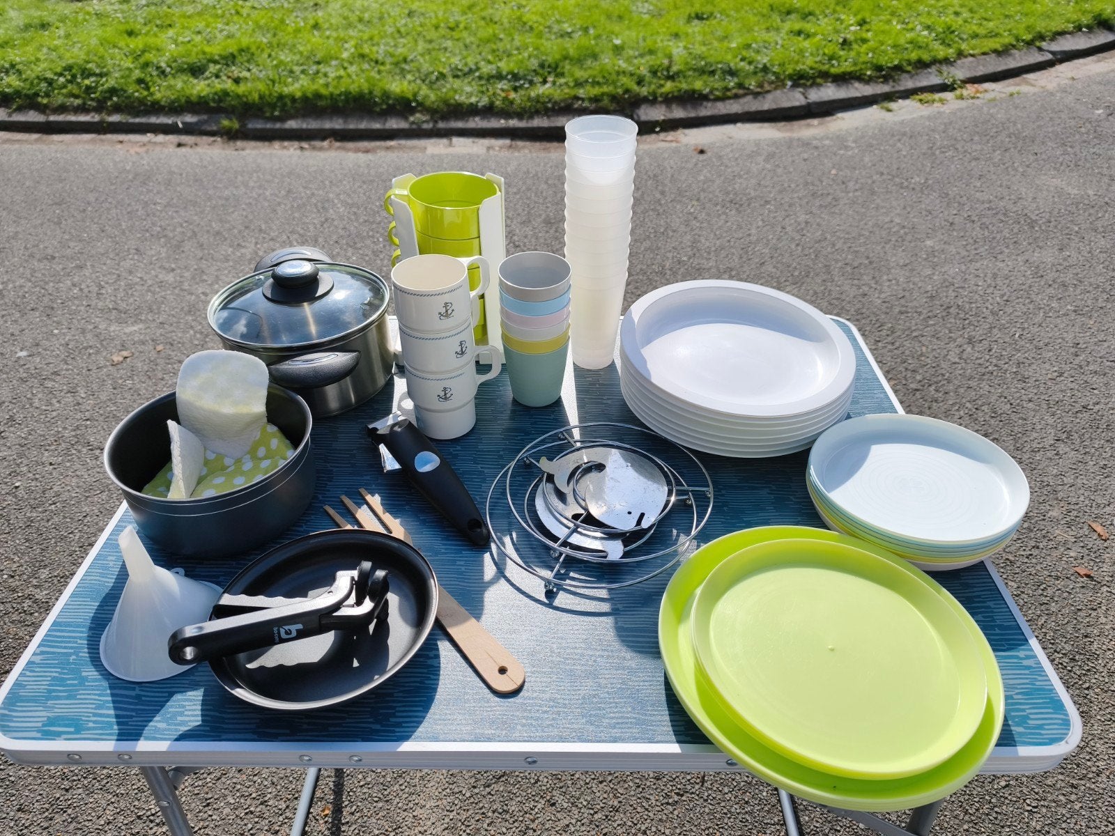 Picknick servies, Caravans en Kamperen, Ophalen of Verzenden, Zo goed als nieuw