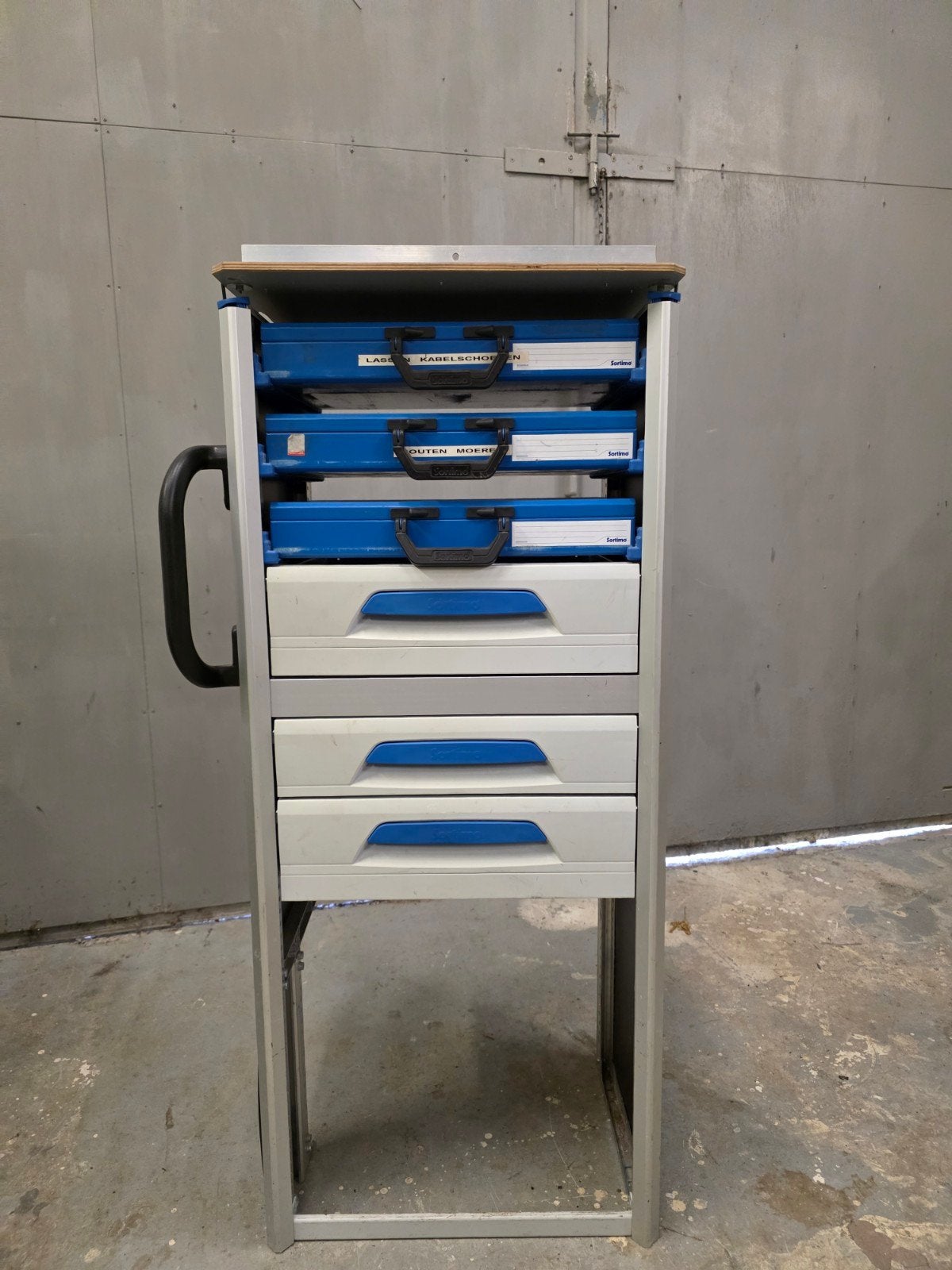 Sortimo inrichting, Ophalen