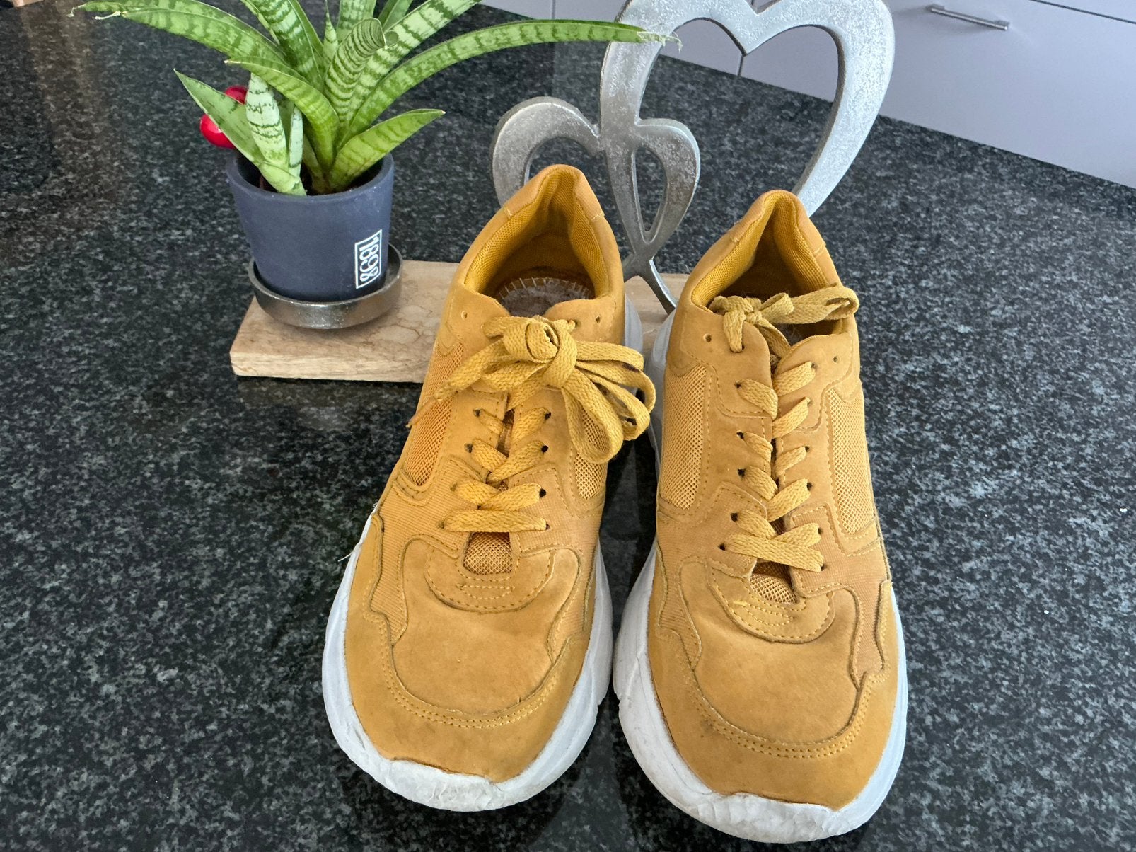 Sneakers maat 41, Kleding | Dames, Geel, Ophalen of Verzenden, Zo goed als nieuw, Sneakers