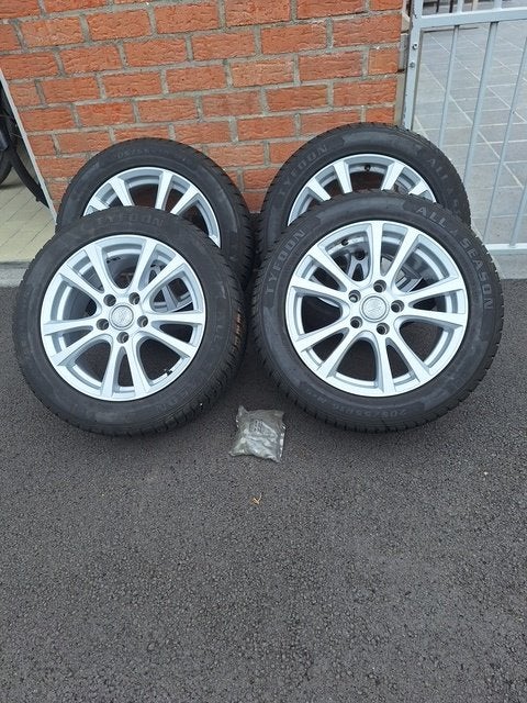 Autobanden 205 / 55 R16 all seasons op alu velgen, Auto-onderdelen, Banden en Velgen, Ophalen, 16 inch, Banden en Velgen, 205 mm