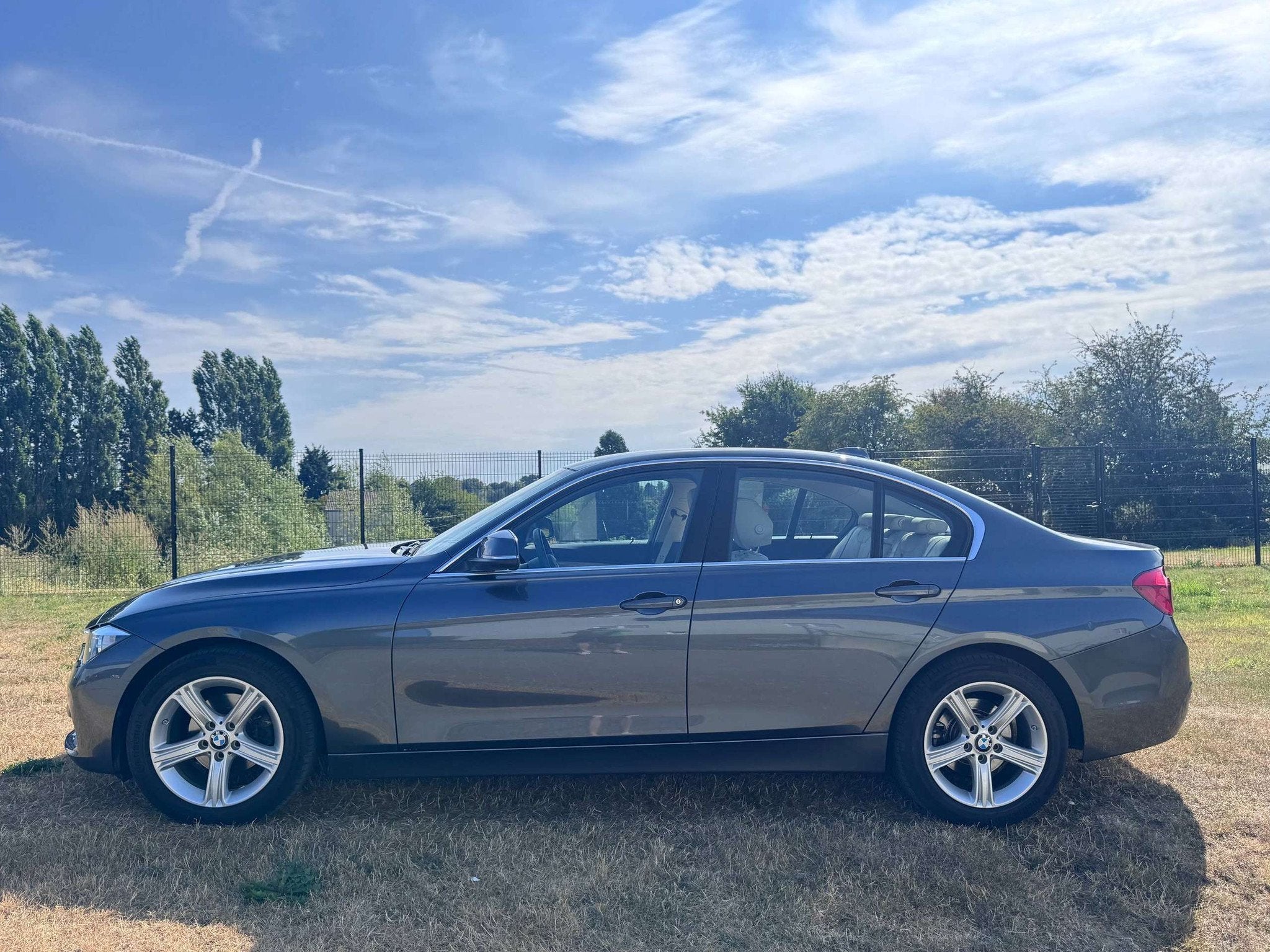 BMW 3 Serie 320 320 i AS Auto 184 CV 128000 km + KIT HIVER +, Autos, Cuir, Argent ou Gris, Entreprise, Automatique