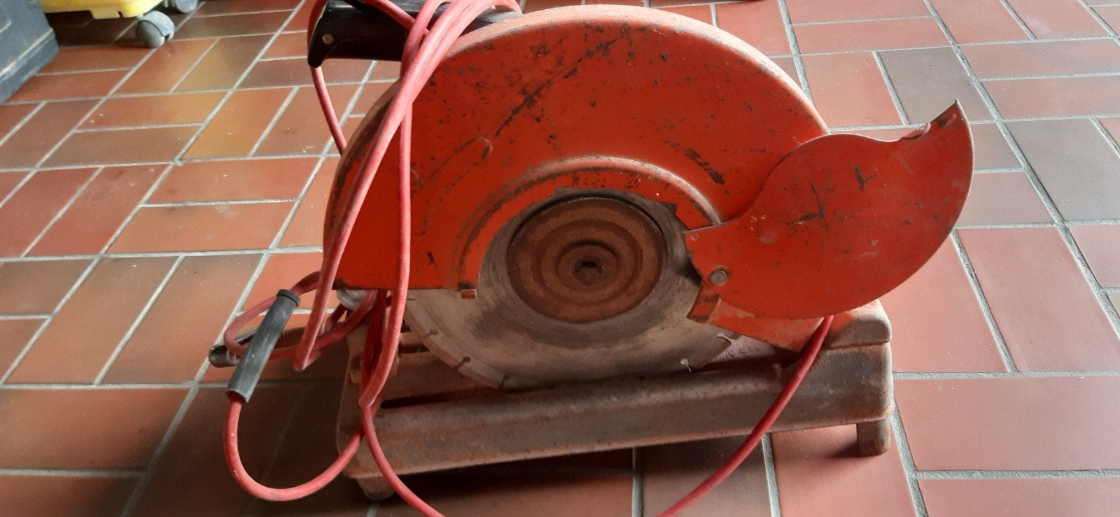 coupe brique, Enlèvement, Utilisé