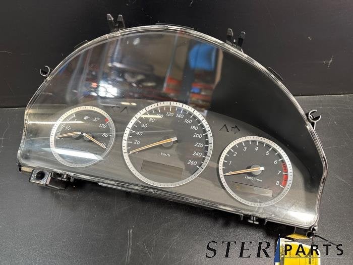 Kilometerteller KM van een Mercedes C-Klasse, Gebruikt, -, Ophalen of Verzenden, -