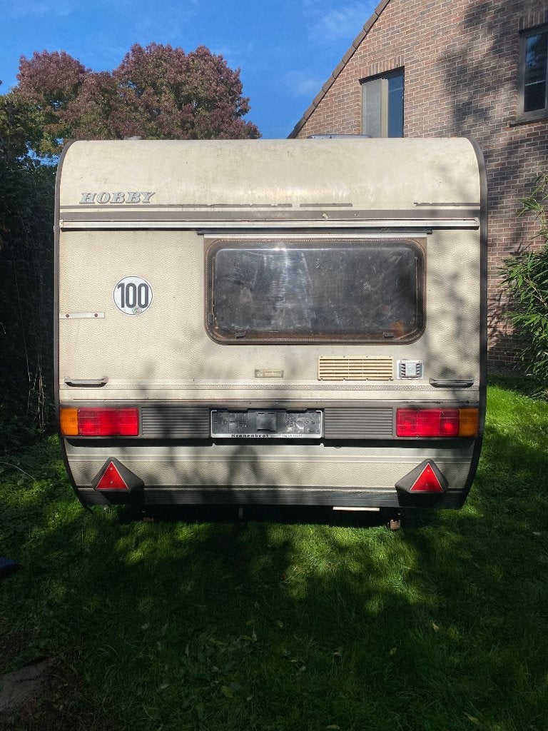 Hobby 380 Deluxe, Caravanes & Camping, Coin salon convertible, Hobby, Jusqu'à 4 m, Réfrigérateur