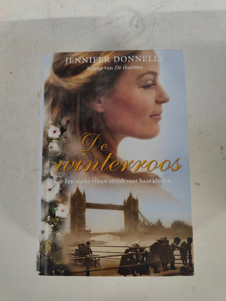 De winterroos - Jennifer Donnelly, Boeken, Romans, Ophalen of Verzenden, Zo goed als nieuw
