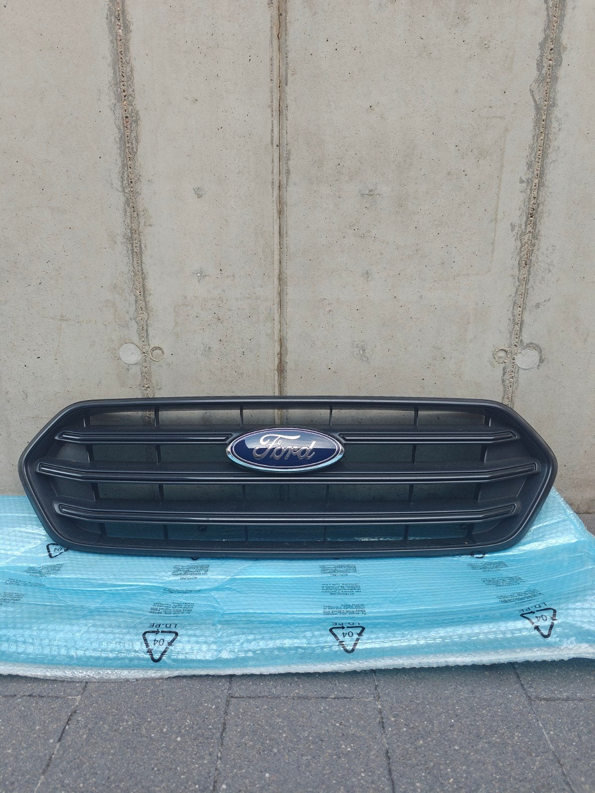 Grill Ford Transit bwj 2022, Ophalen, Ford