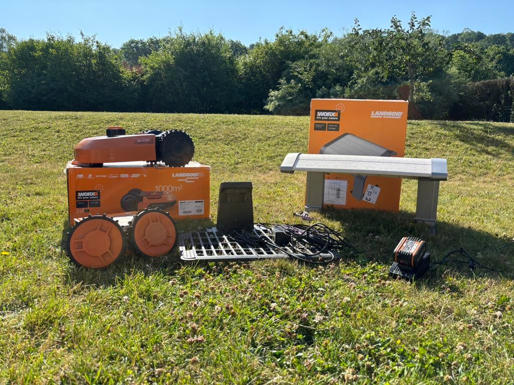 Tondeuse Worx Landroid M1000 avec nombreux accessoires, Enlèvement, Comme neuf, Contrôlable via l'application
