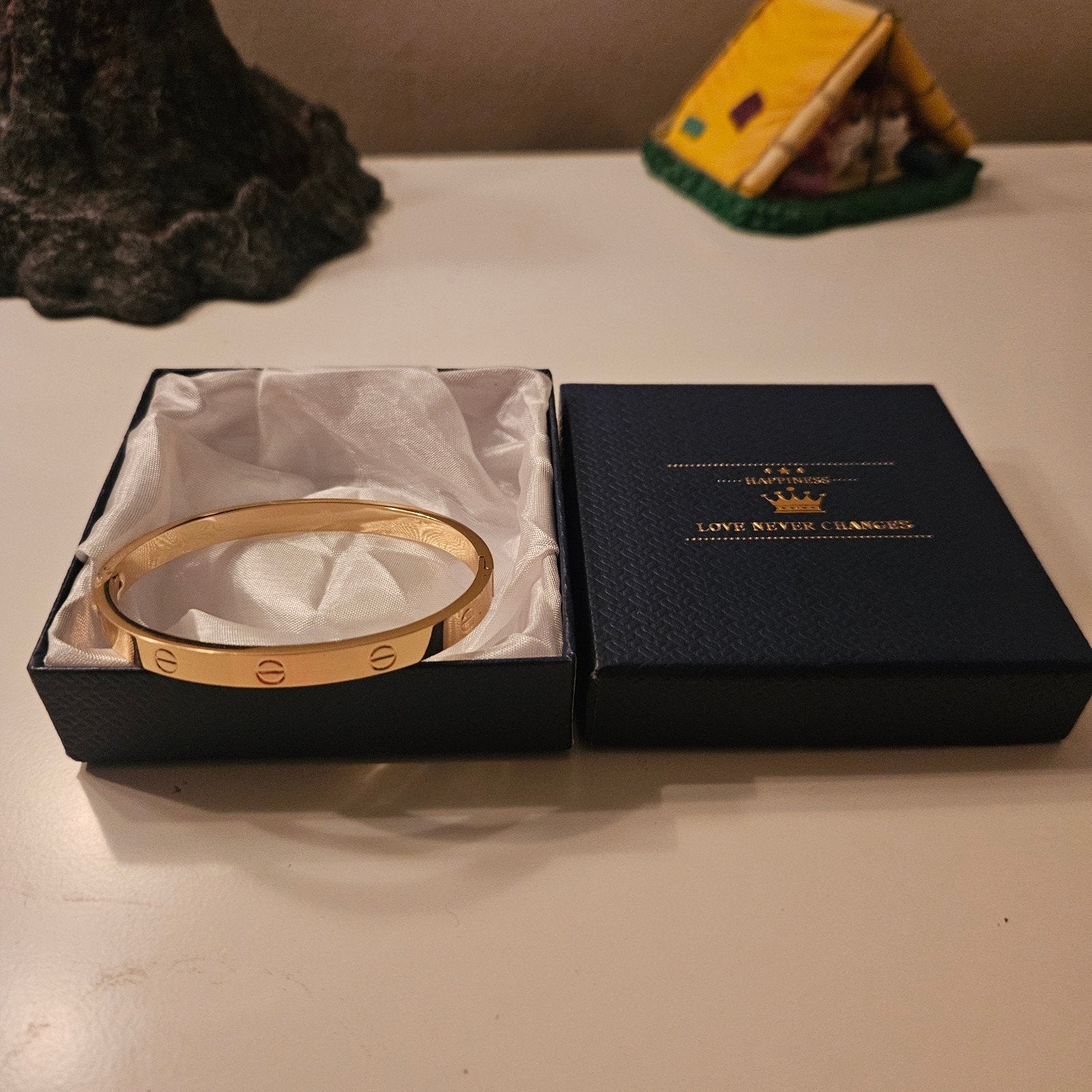 Bracelet : Bracelet Cartier Love en or jaune 18 carats, Bijoux, Sacs & Beauté, Bracelets, Enlèvement ou Envoi, Or, Or