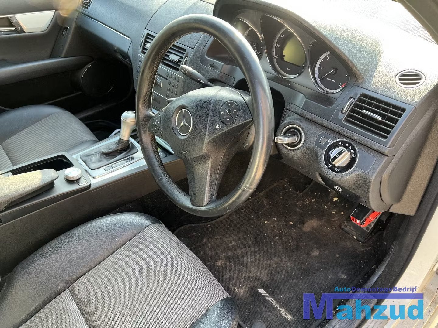 W204 Dashboard delen radio schakelaar kachel paneel armsteun, Mercedes-Benz AG, Mercedes-Benz, Utilisé, Mercedesstrasse 120
70372  Stuttgart, DE