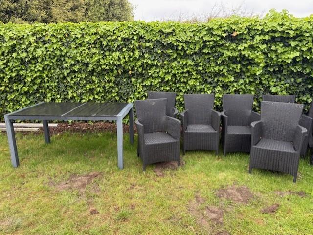 tuintafel + 6 stoelen + bijhorende kussentjes, Ophalen, Gebruikt, Rechthoekig, Overige materialen