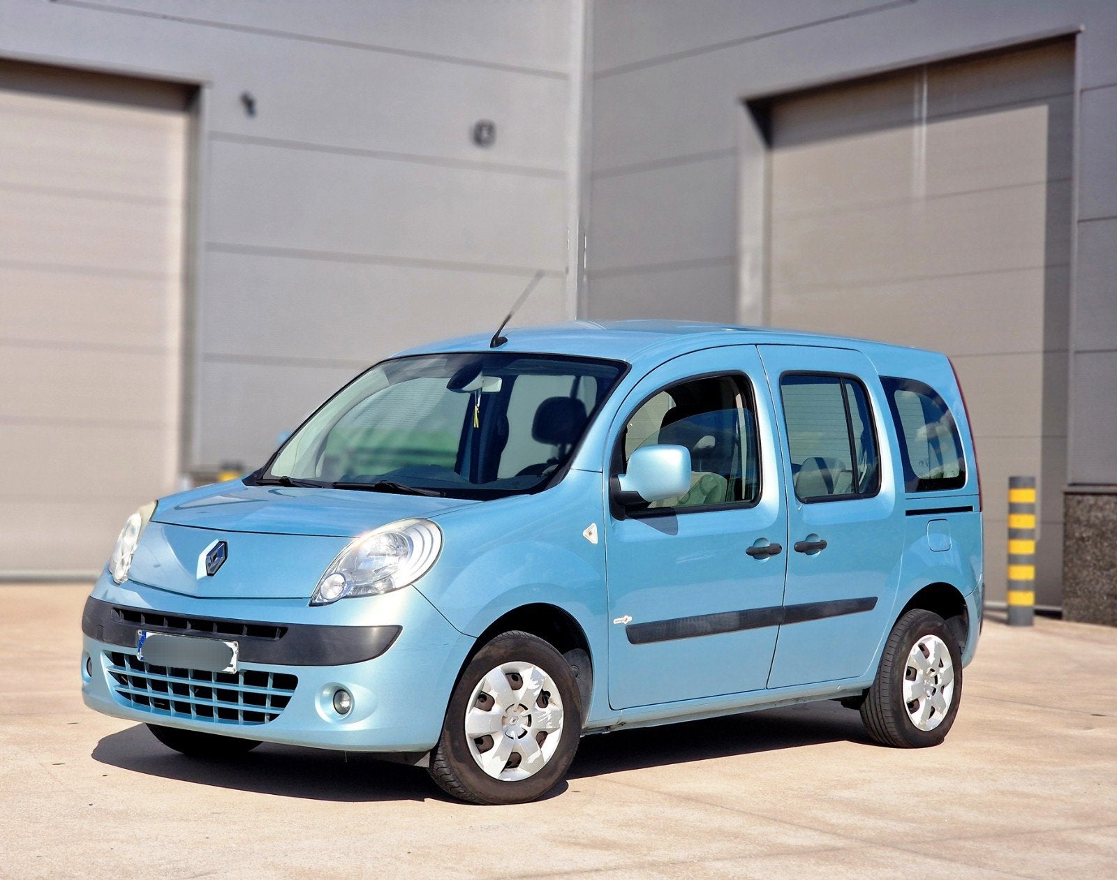 Renault Kangoo 1.6 Benzine Automaat – 5 plaatser + Keuring, Auto's, Automaat, Euro 5, Parkeersensor, Bedrijf