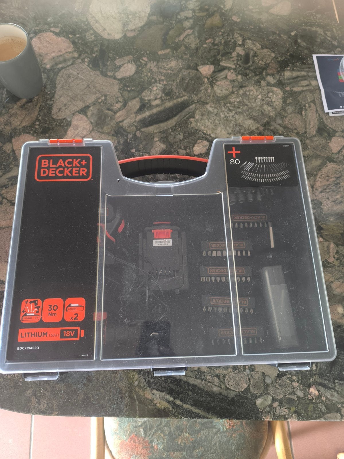 Vis et perceuse Black & Decker 18 V, Bricolage & Construction, Enlèvement, Neuf, Foreuse et Perceuse, Mécanisme de percussion
