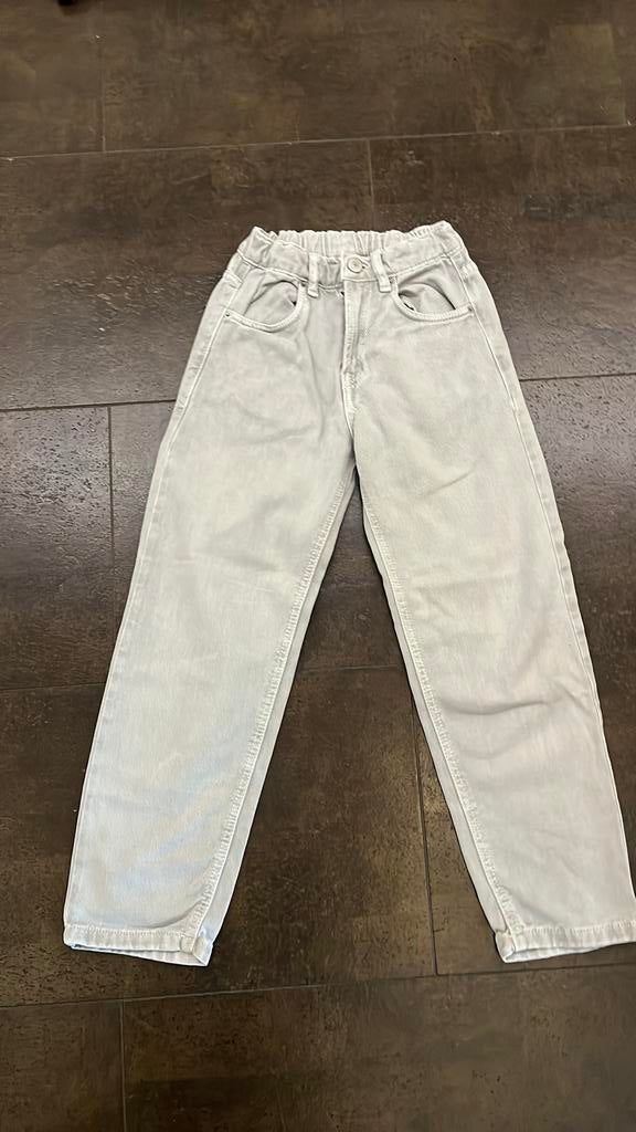 Licht grijze jeans Zara jongens maat 134, Ophalen of Verzenden, Gebruikt, Jongen, Broek
