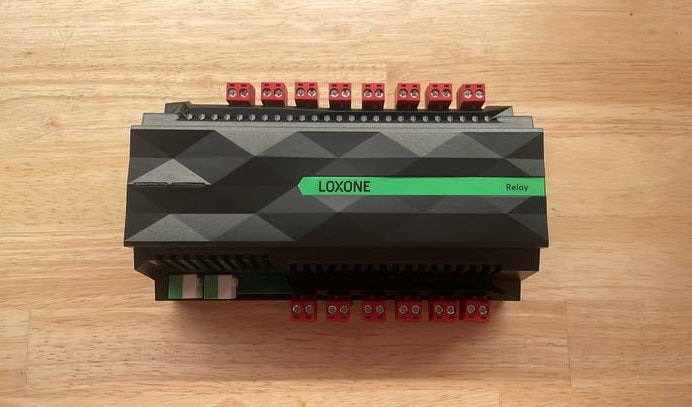 Loxone relais extension, Hobby en Vrije tijd, Elektronica-componenten, Ophalen, Zo goed als nieuw