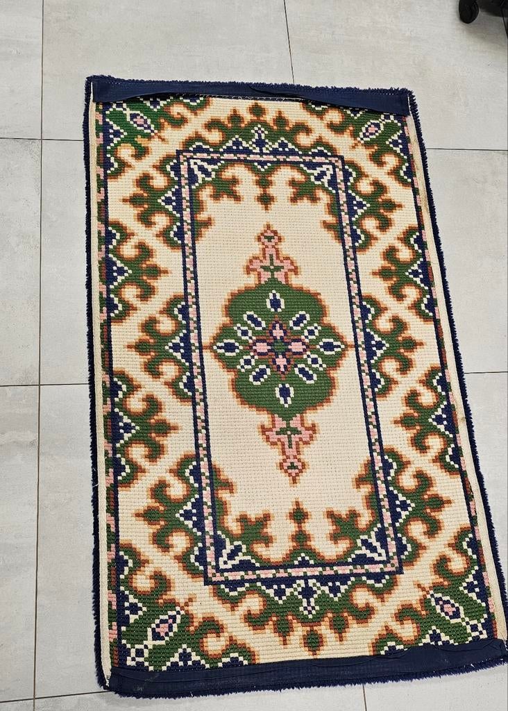 A vendre tapis fait main en laine Smyrne