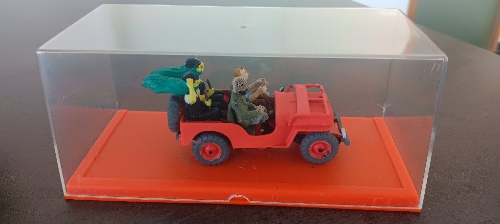 Jarre à biscuits Tintin et Jeep, Collections, Enlèvement ou Envoi, Tintin, Utilisé, Autres types
