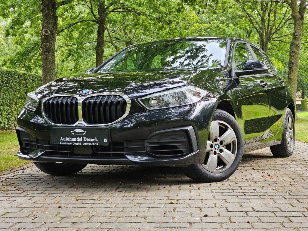 Bmw 1serie 118ia | LANE ASSIST | BTW | AUTOMAAT, Automaat, Dealer onderhouden, Navigatiesysteem, Zwart