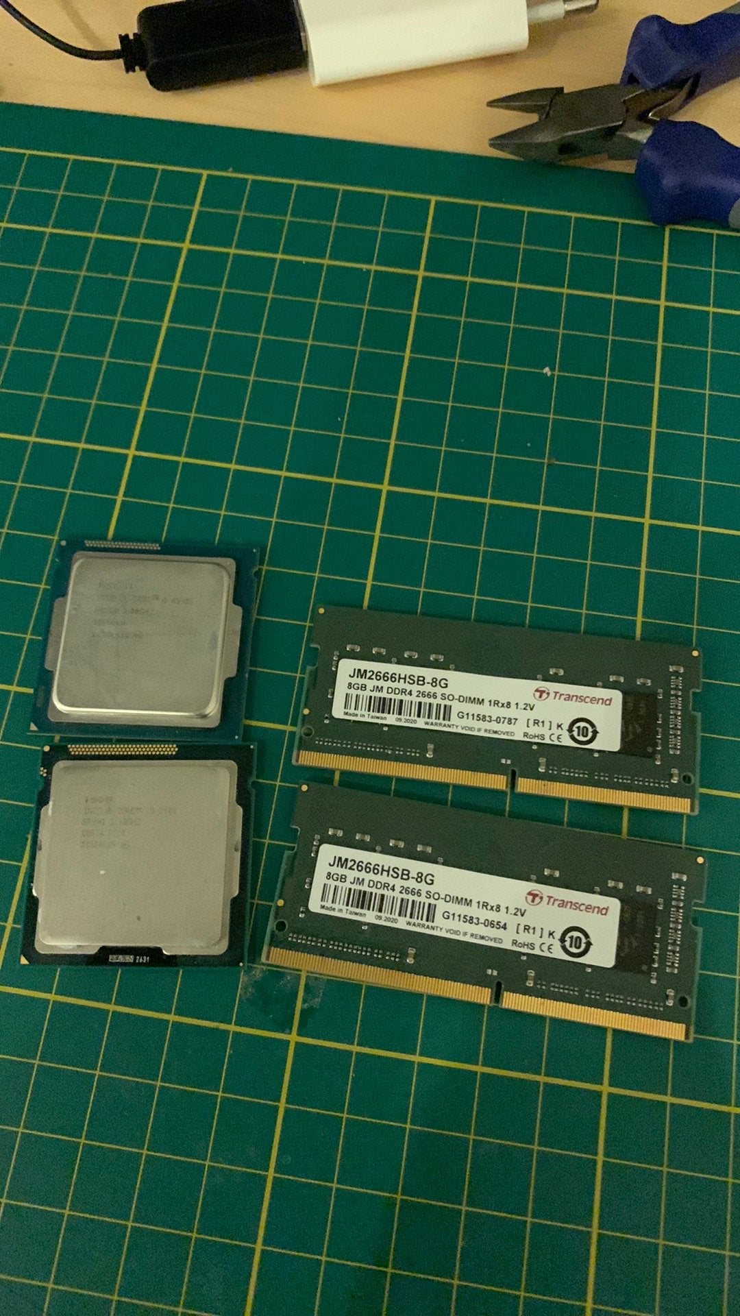 8X2GB RAM en 2x intel i5 cpu, Ophalen, DDR4, Zo goed als nieuw, Laptop