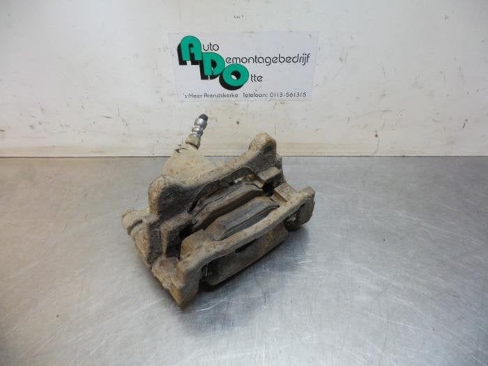 Remklauw (Tang) links-achter van een Mercedes Vito (Vito 03-, Gebruikt, -, Ophalen of Verzenden, -