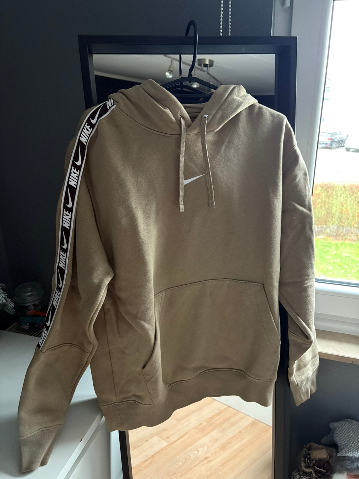 Pull/ sweat nike taille S, Vêtements | Hommes, Enlèvement, Comme neuf