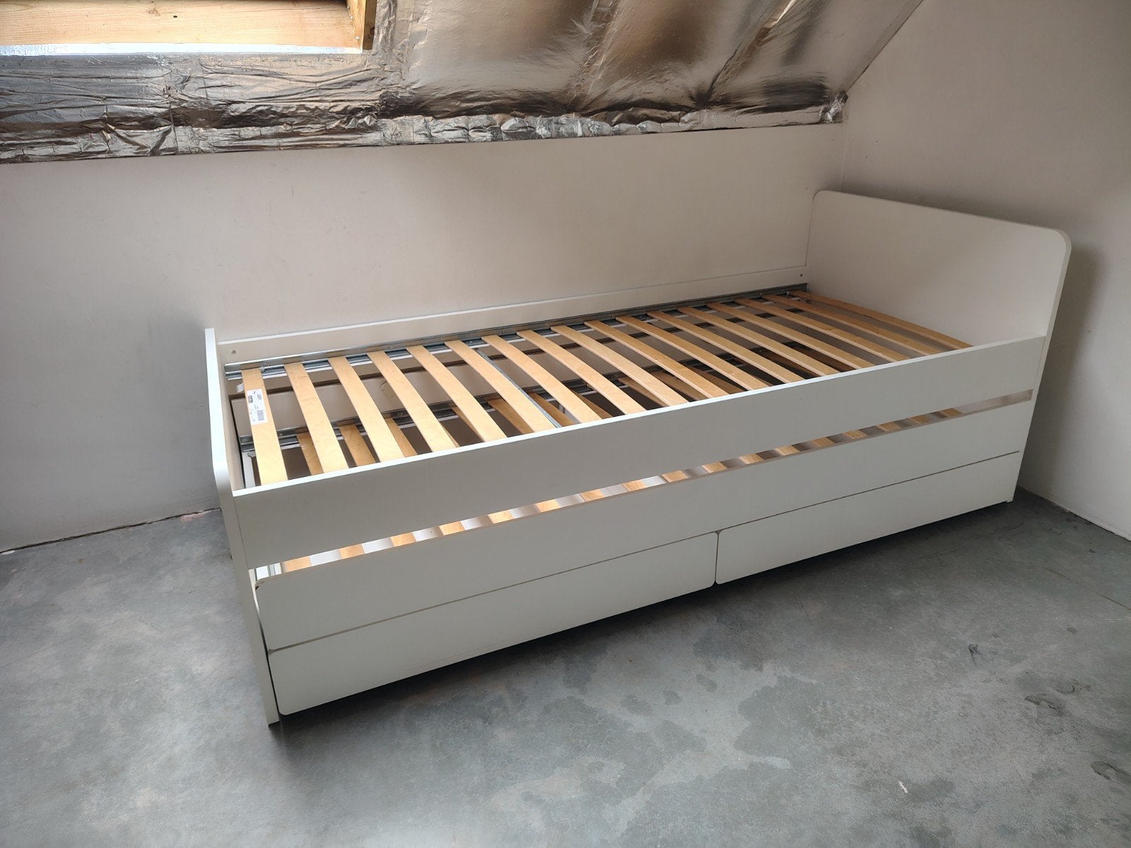 Wit bed met extra uitschuifbaar bed, 85 à 100 cm, Sommier à lattes, Enlèvement, 180 cm ou plus