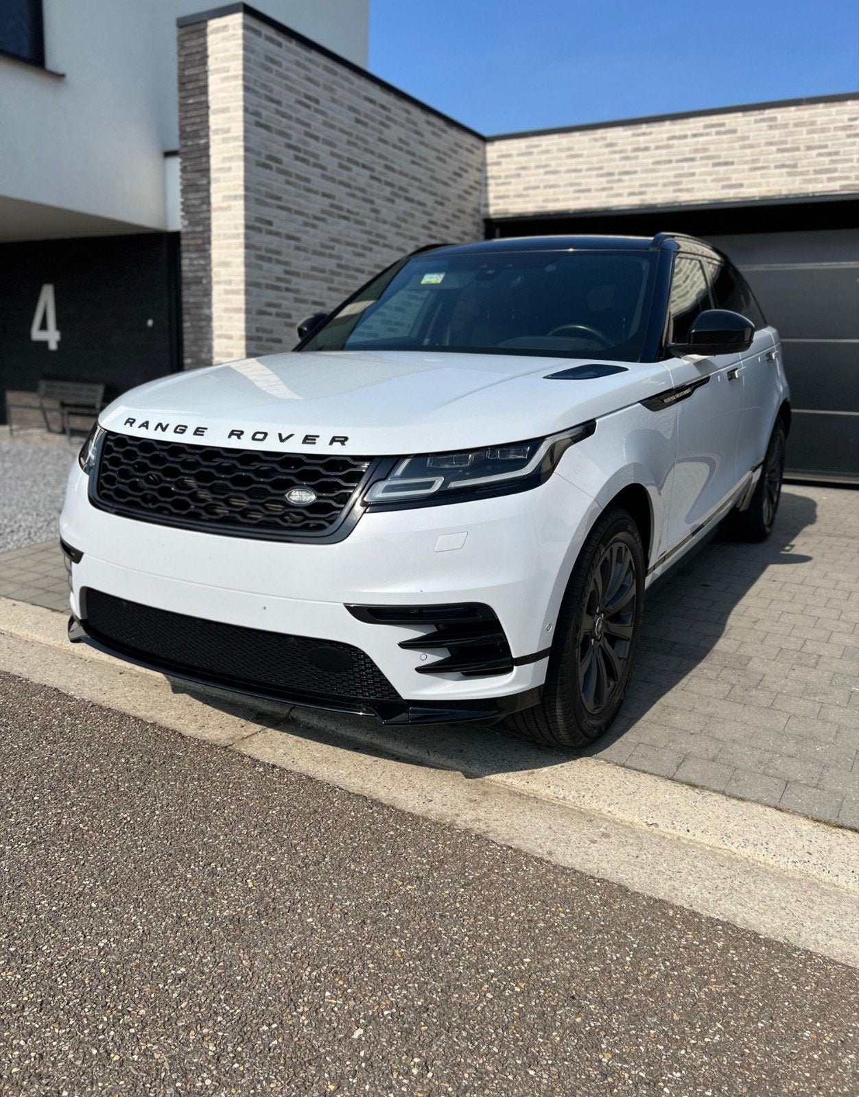 Stijlvolle Range Rover Velar 2.0D R-DYNAMIC, Automaat, 4 cilinders, Verblindingsvrij grootlicht, Range Rover Velar