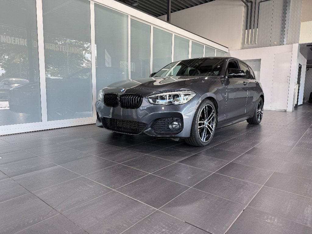BMW 118i M-Pack Ultimate /Automaat/Navi/ 12 M Garantie, Bedrijf, 5 zetels, 3 cilinders, Stadsauto