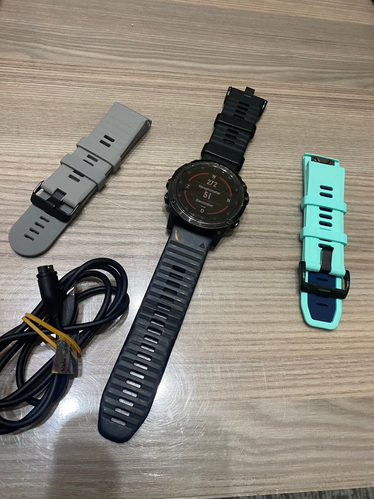 GARMIN 🏃‍➡️FENIX 5X PLUS SAPPHIERE, Bijoux, Sacs & Beauté, Montres de sport, Comme neuf, GPS, Enlèvement ou Envoi