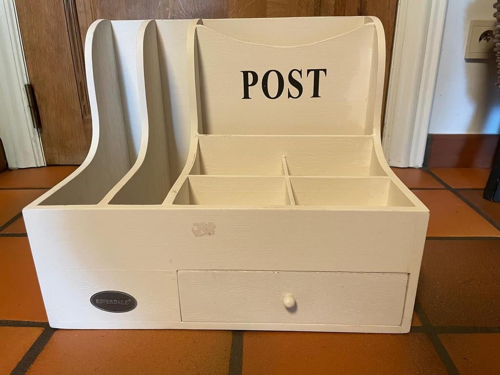 Houten postverzamelaar., Ophalen