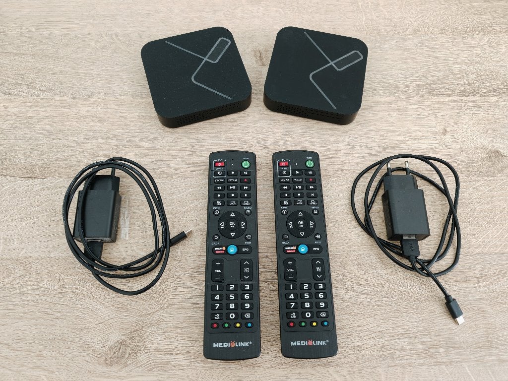 Deux décodeurs I.P. T.V. Medialink M10, TV, Hi-fi & Vidéo, Lecteurs multimédias, Comme neuf, Moins de 500 GB, HDMI, USB 2.0, Audio optique
