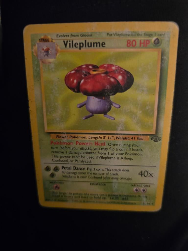 Deze Vileplume kaart komt uit de Jungle set (1999), Hobby en Vrije tijd, Verzamelkaartspellen | Pokémon, Ophalen