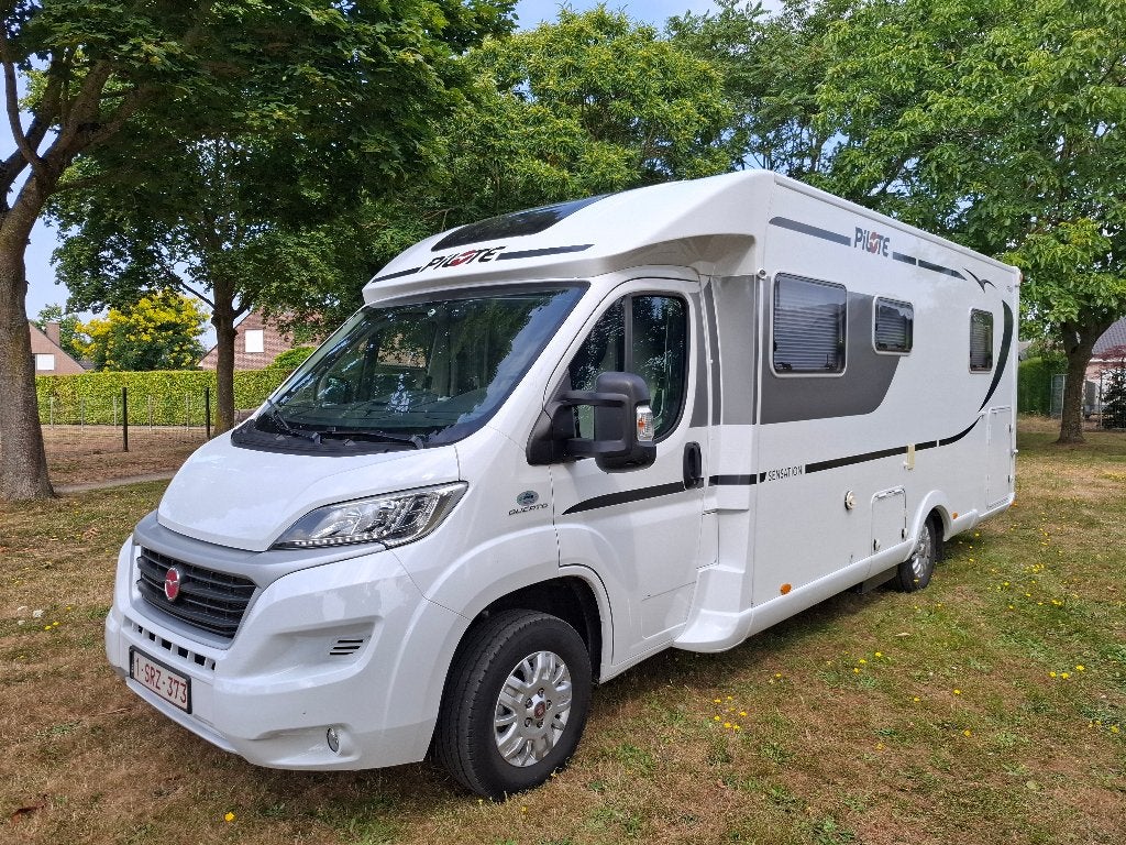 PILOTE P740C SENSATION 2017, Caravans en Kamperen, Mobilhomes, Chemisch toilet, Afzuigkap, Ringverwarming, 7 tot 8 meter