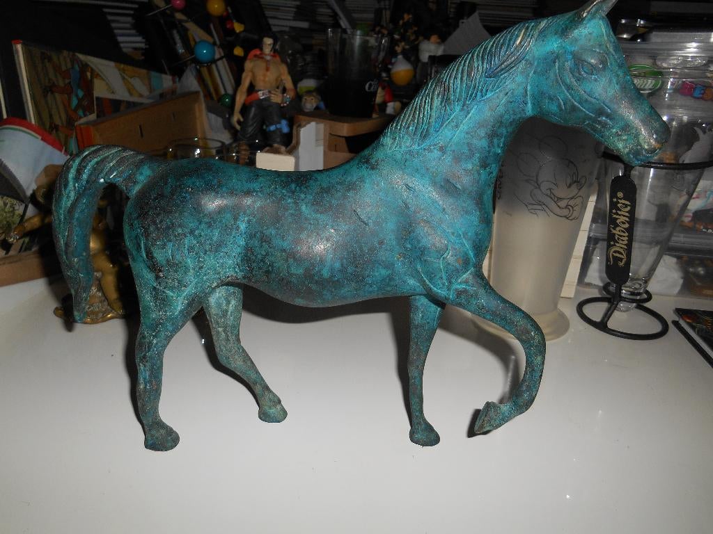 Cheval en Bronze avec patine verte H 24cm/ L 30cm, Antiquités & Art, Enlèvement ou Envoi, Bronze