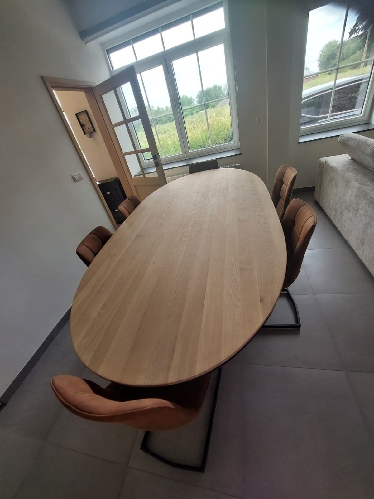 Landelijke eiken eettafel met bijhorende stoelen te koop, Ophalen