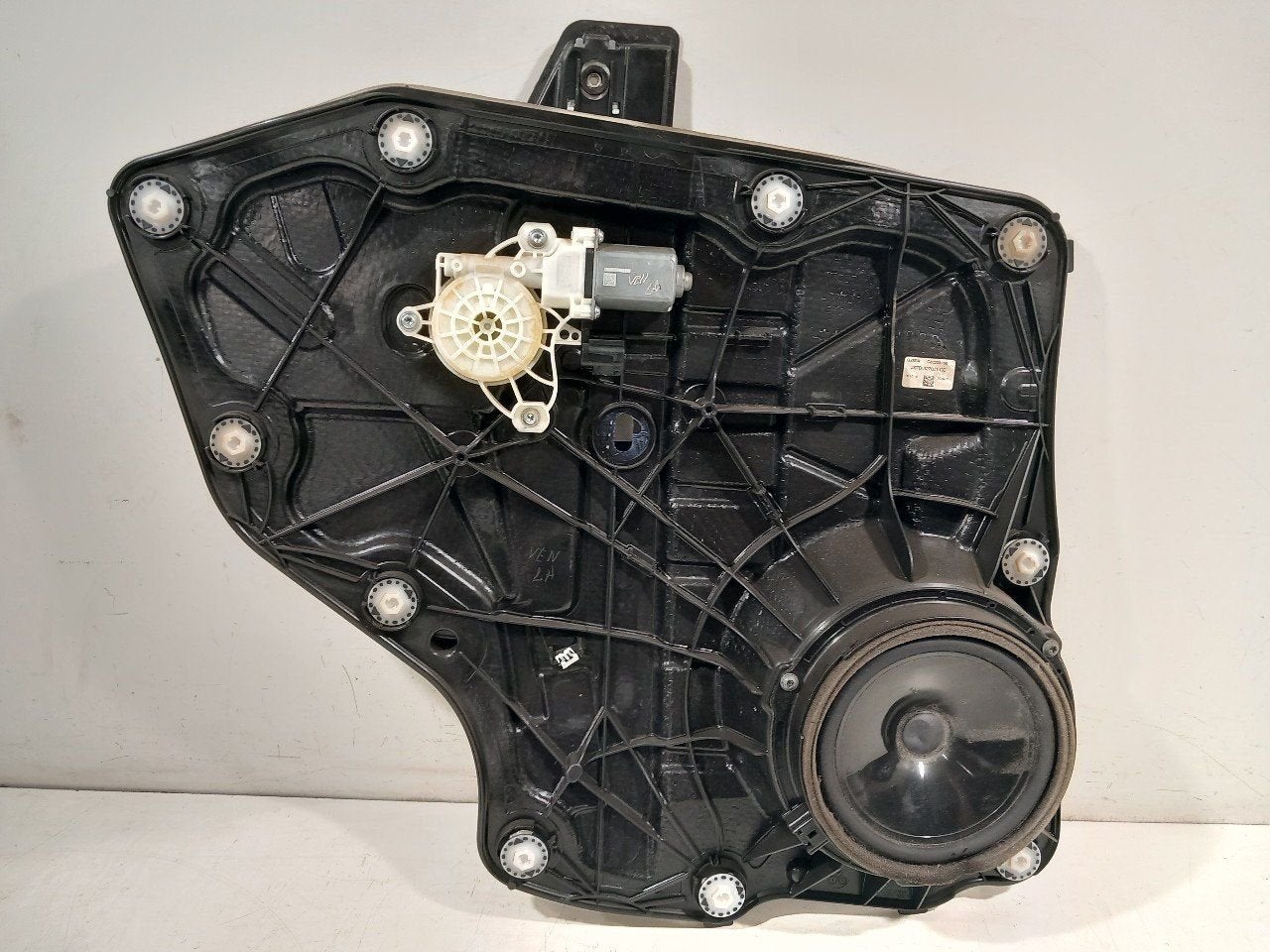 Raammechaniek elektrisch links achter Ford Focus, Onderdelen@venauto.nl, Van der Ven Autorecycling B.V., Gebruikt, Ettenseweg 76, 4706 PB Roosendaal, The Netherlands