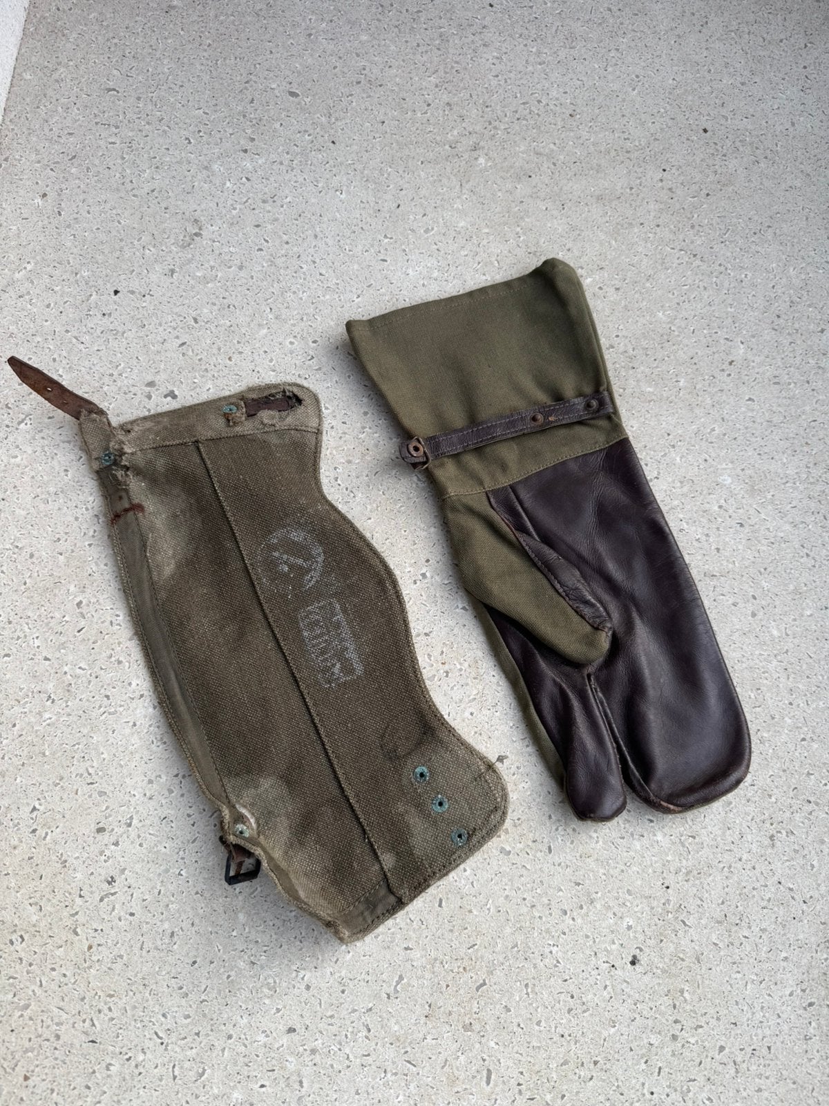 1 guêtre + 1 gants, Collections, Objets militaires | Seconde Guerre mondiale, Enlèvement ou Envoi