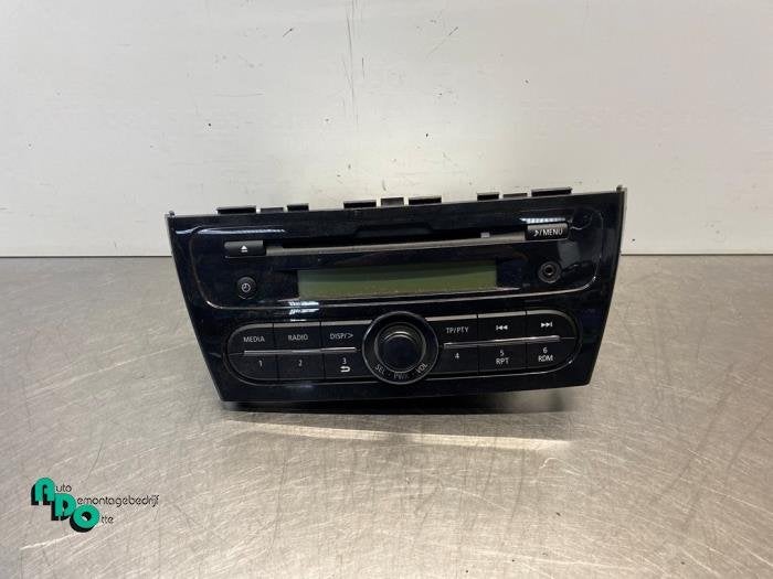 Radio CD Speler van een Mitsubishi Space Star (Space Star 13, Gebruikt, -, -, Ophalen of Verzenden