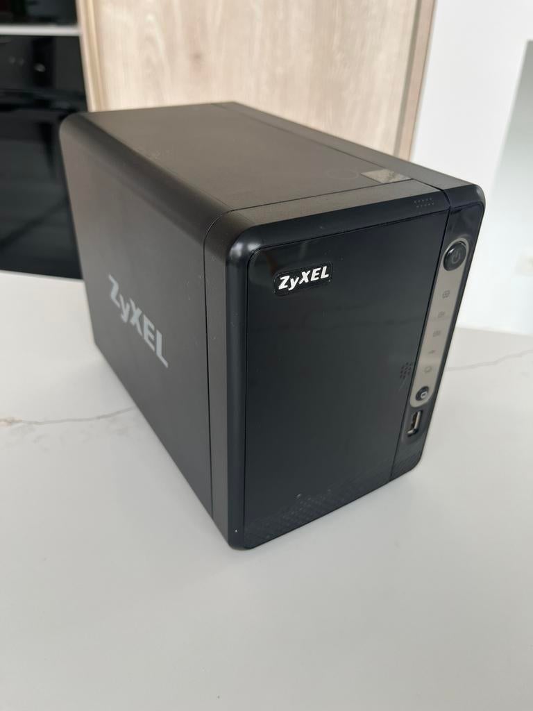 Zyxel NAS 326 - optioneel 2x WD enterprise HDD 4TB, Ophalen of Verzenden, Zo goed als nieuw