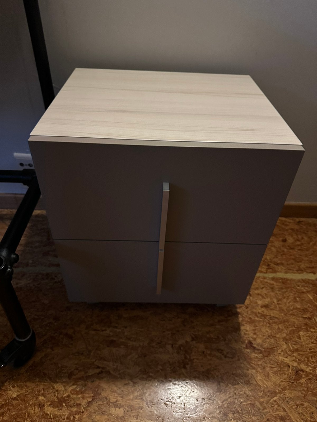 Table de chevet de haute qualité, Maison & Meubles, 45 à 65 cm, Comme neuf, Enlèvement, 55 à 70 cm