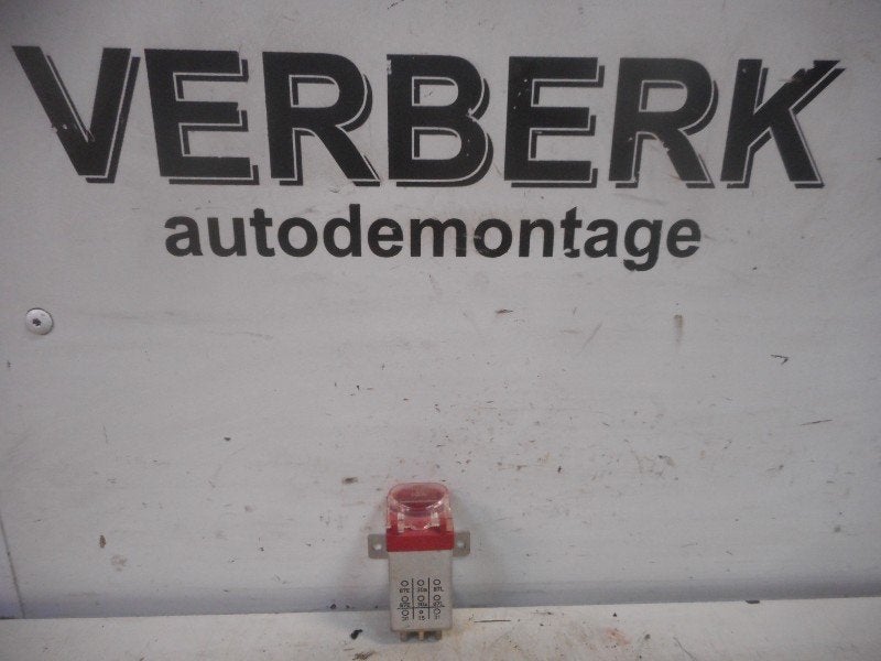 RELAIS Mercedes-Benz 190 (W201) (897236000), Gebruikt, Mercedes-Benz, Dialog.mb@mercedes-benz.com, Mercedes-Benz AG